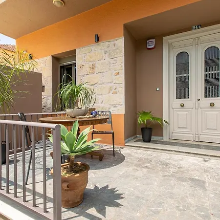 Casa Di Batsi خانيا