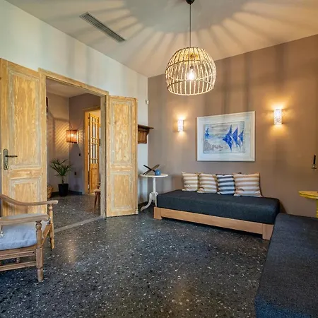 Casa Di Batsi Apartment *