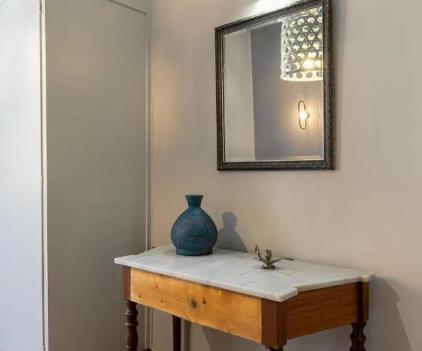 Casa Di Batsi アパート